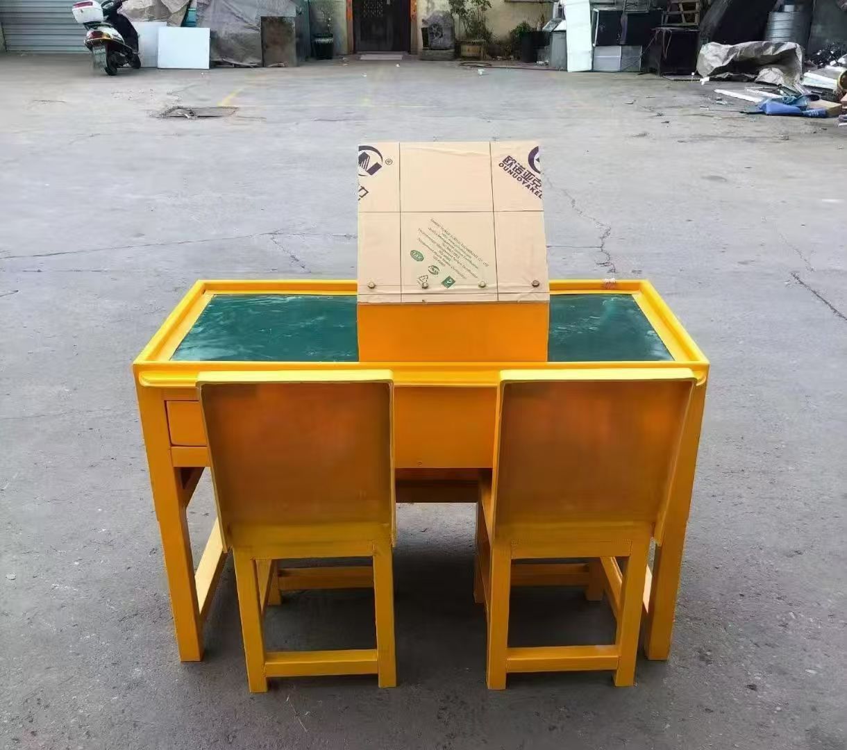 南岔防静电导通桌井下煤矿火工品发放桌：危险品流转的安全守护者